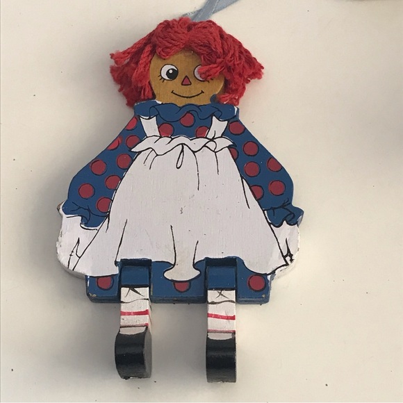 Lot of 7 Vintage Christmas Ornaments Made Of Wood, Metal, Plastic, Felt & Yarn - Picture 11 of 16